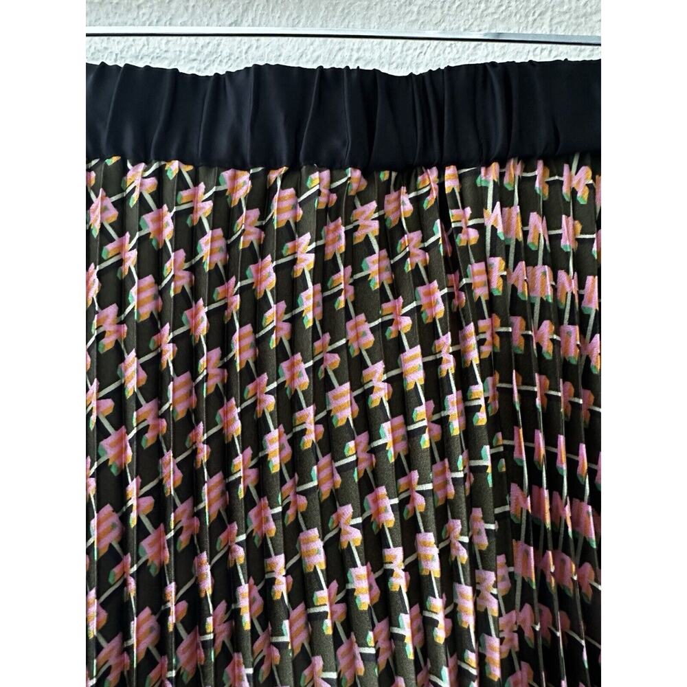 Scotch & Soda Black and Pink Pleated Midi Skirt - Picture 5 of 11